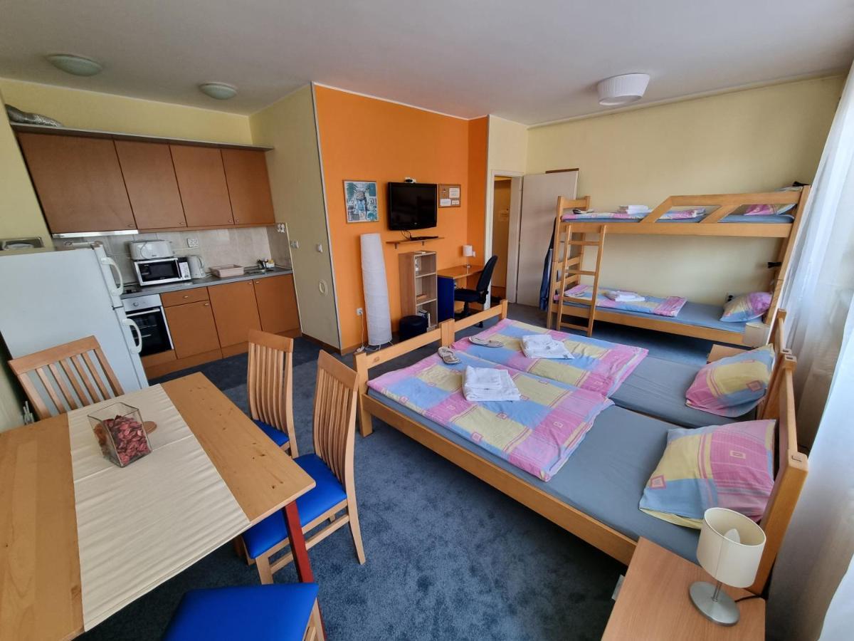 Spirit Hostel And Apartments Beograd Eksteriør bilde