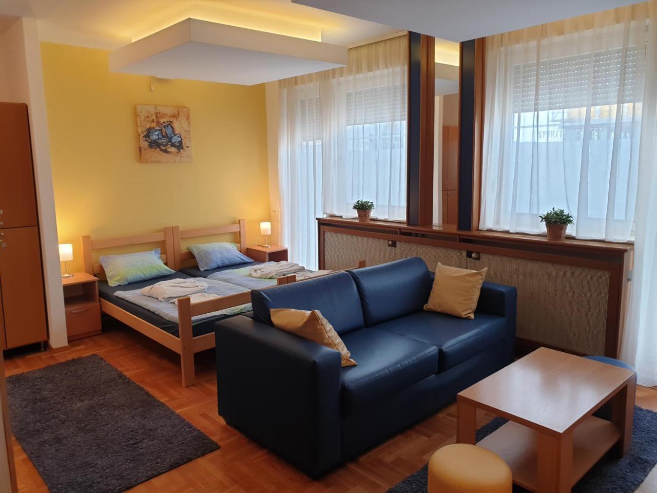 Spirit Hostel And Apartments Beograd Eksteriør bilde